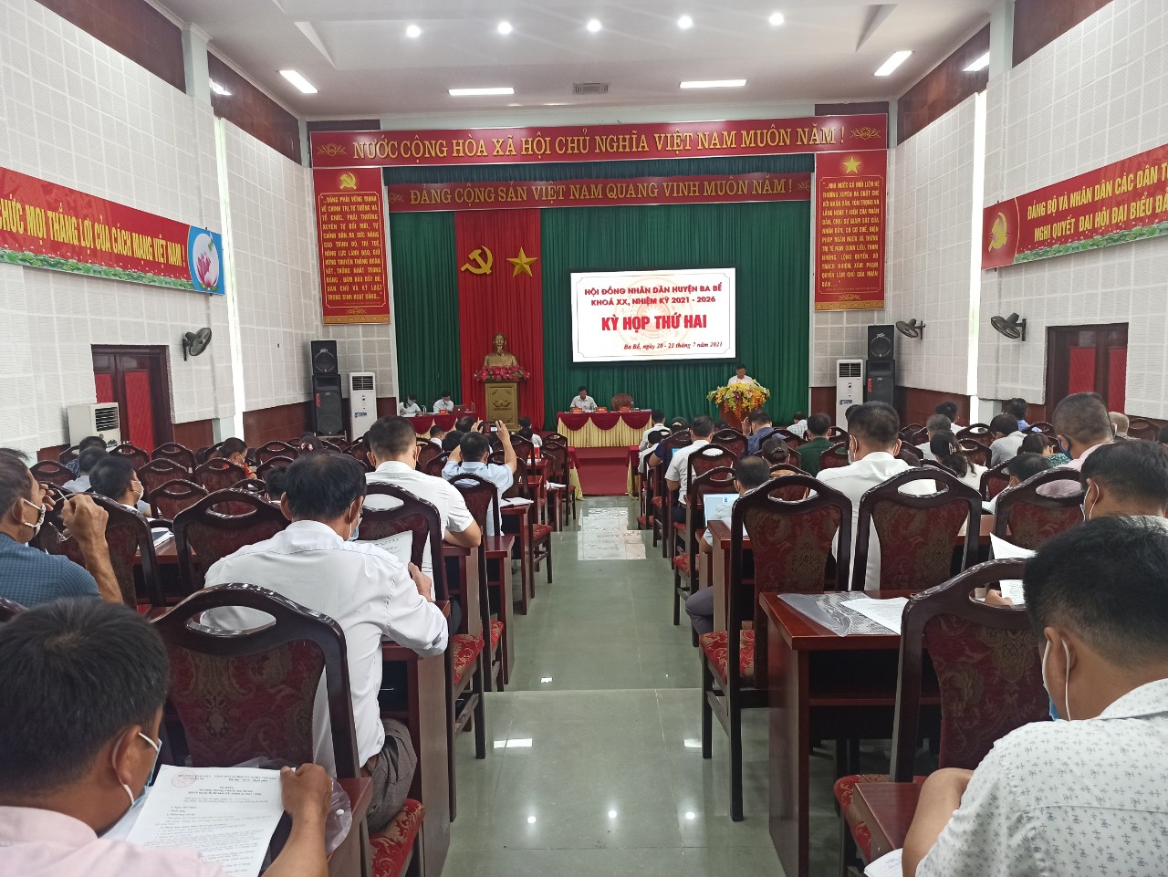 Ba Bể tổ chức thành công Kỳ họp thứ 2 Hội đồng nhân dân huyện khoá XX, nhiệm kỳ 2021 - 2026