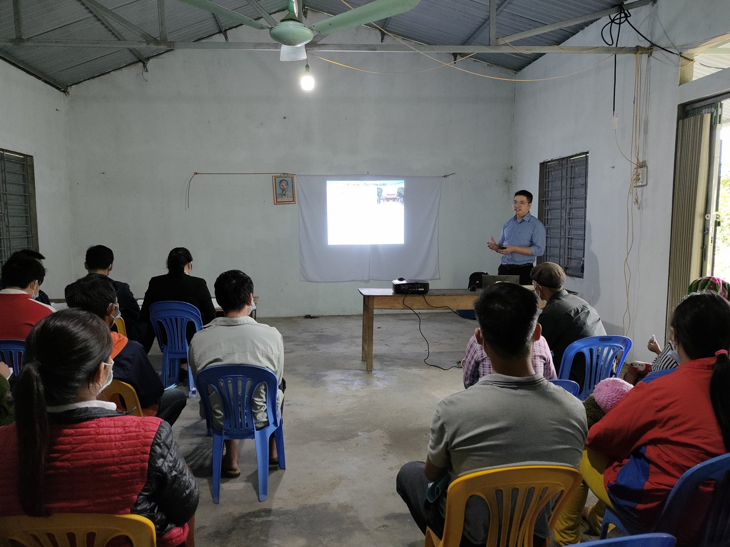 Sở Nội vụ tuyên truyền pháp luật về tín ngưỡng, tôn giáo tại 2 xã Cao Thượng, Khang Ninh