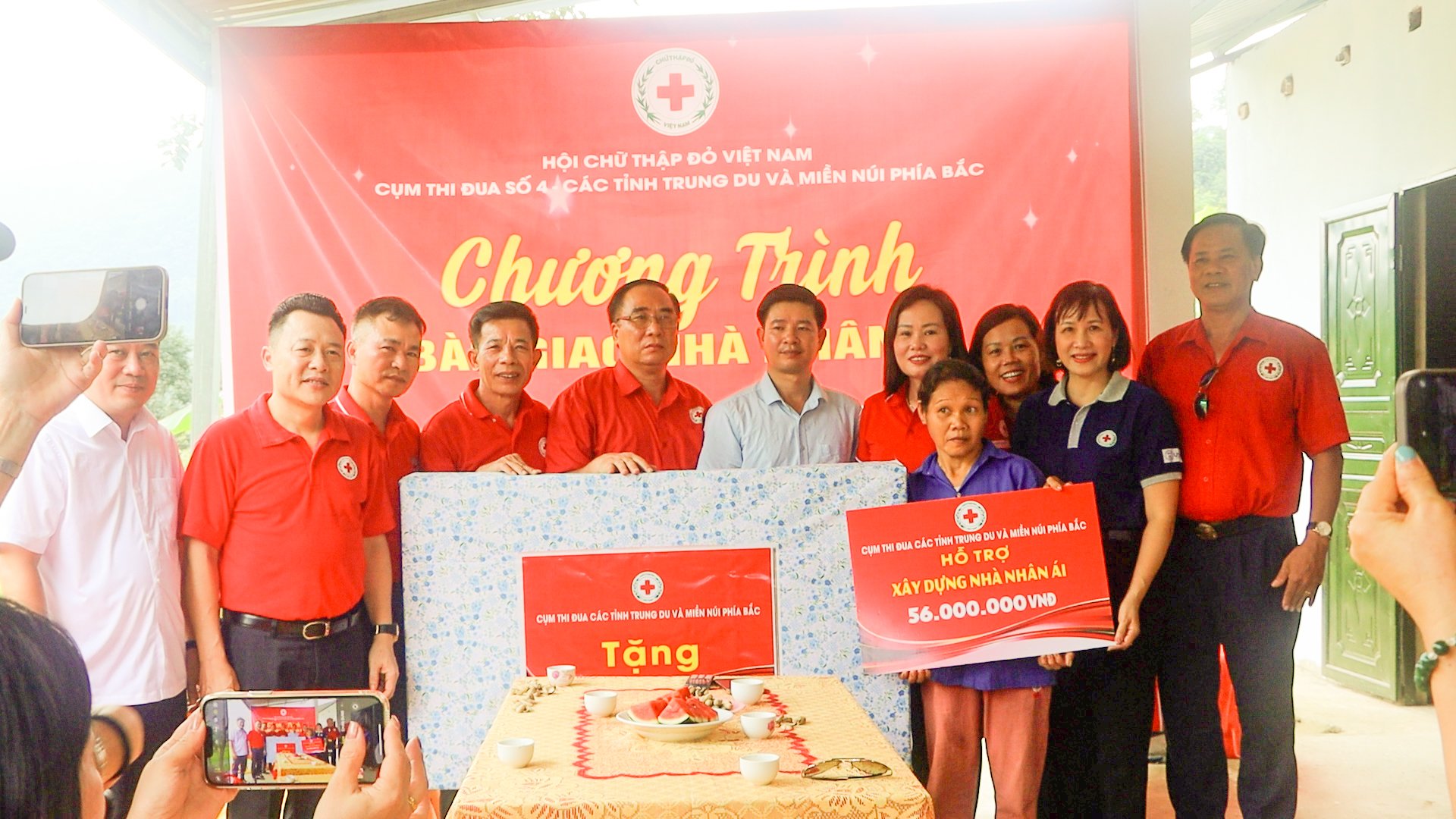 Cụm thi đua số 4 Hội Chữ thập đỏ các tỉnh Trung du và miền núi phía Bắc trao tặng quà, hỗ trợ sinh kế, trao nhà nhân đạo cho các gia đình có hoàn cảnh khó khăn tại Ba Bể